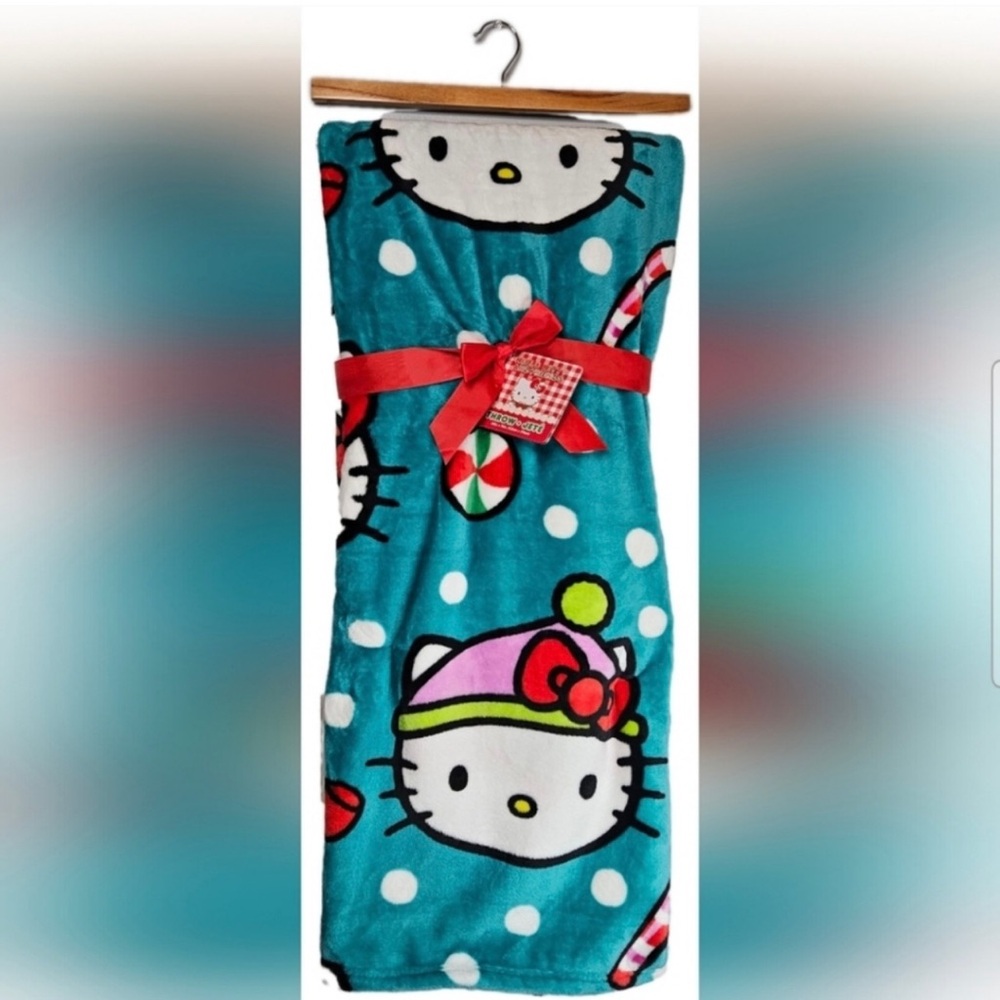 Hello kitty Christmas throw